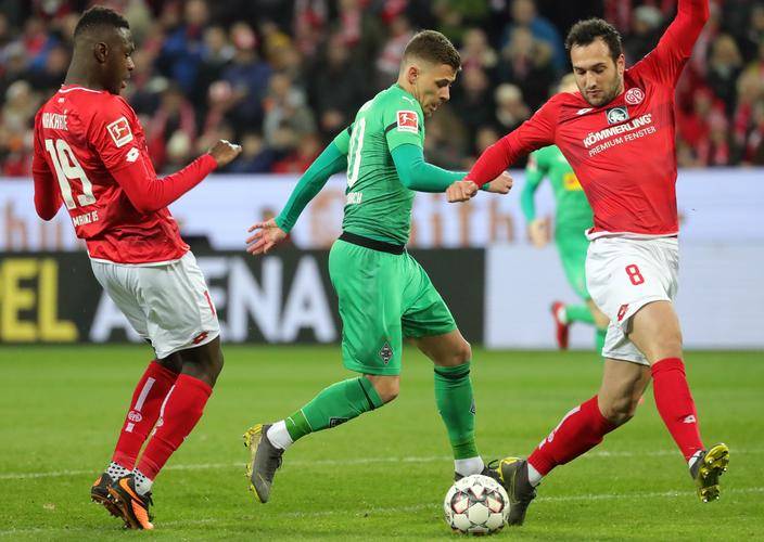 黑白直播免费体育直播-关于美因茨击败对手，保级前景有所改善的信息