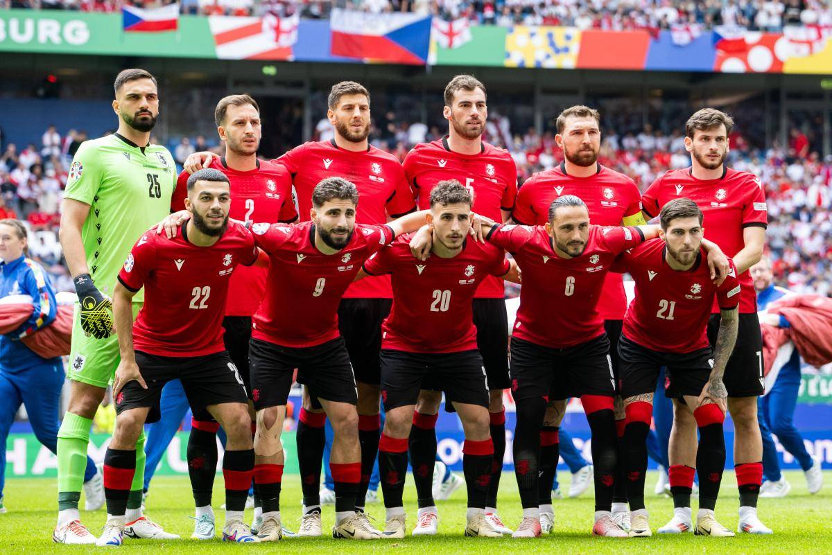 黑白直播网-瑞士队踢出精彩比赛，成功晋级欧锦赛四分之一决赛的简单介绍