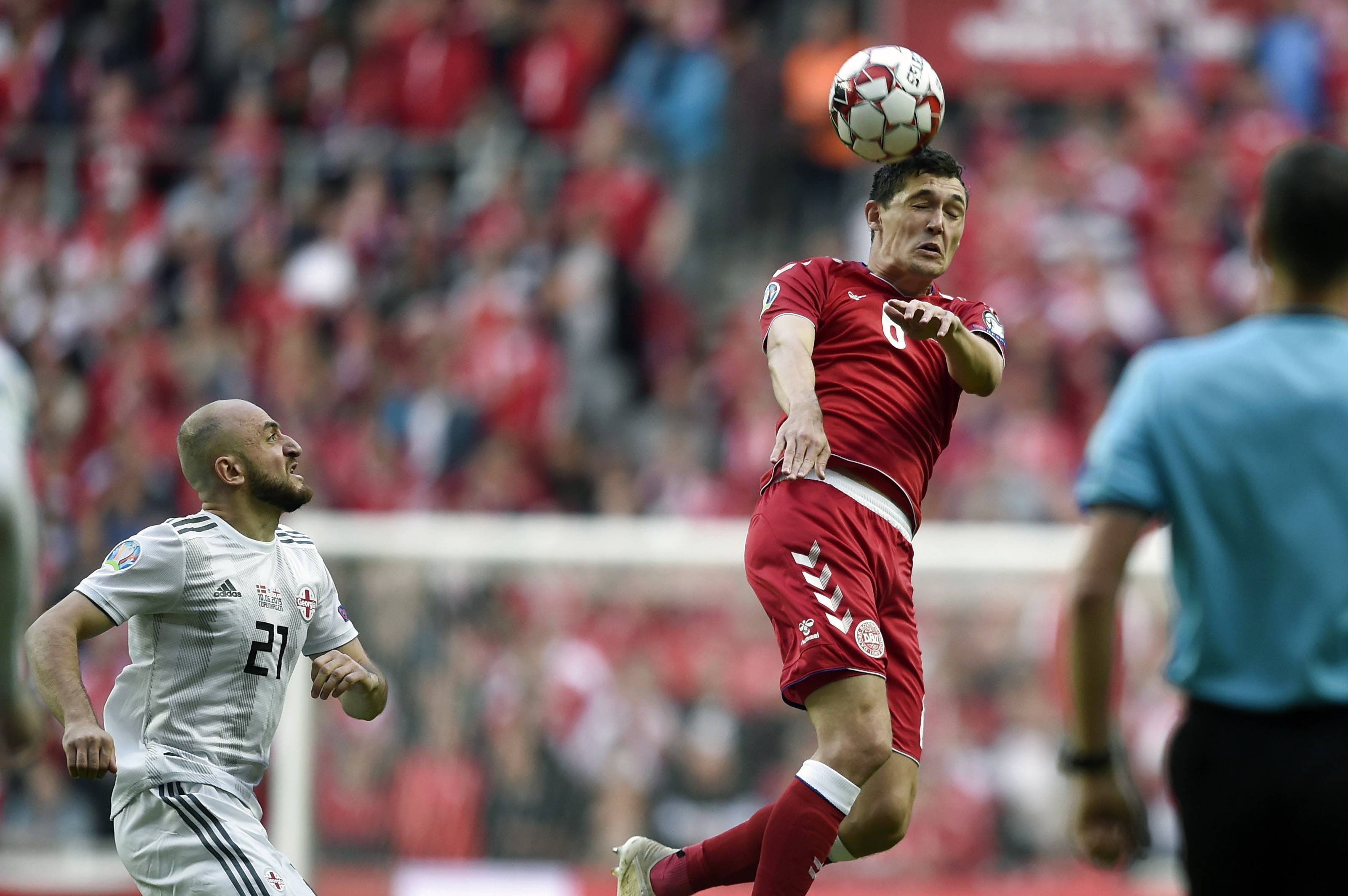 黑白直播--瑞典客场击败波兰，欧预赛开局顺利的简单介绍