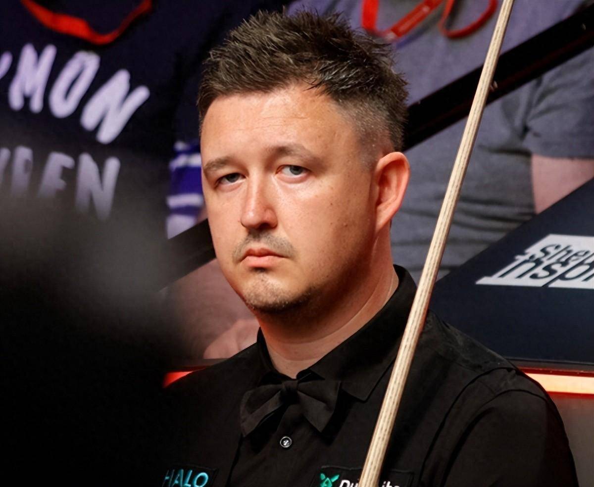 黑白直播体育-奥地利运动员战胜对手，卫冕冠军