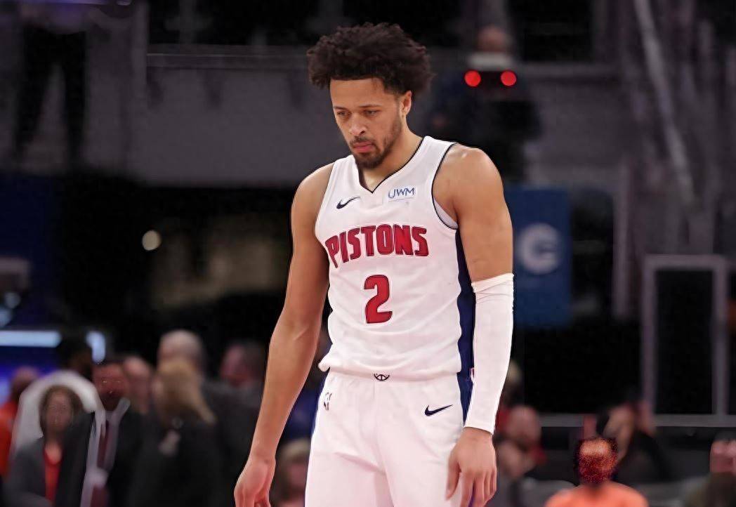 黑白直播在线观看-骑士客场击败活塞，科沃尔砍下分