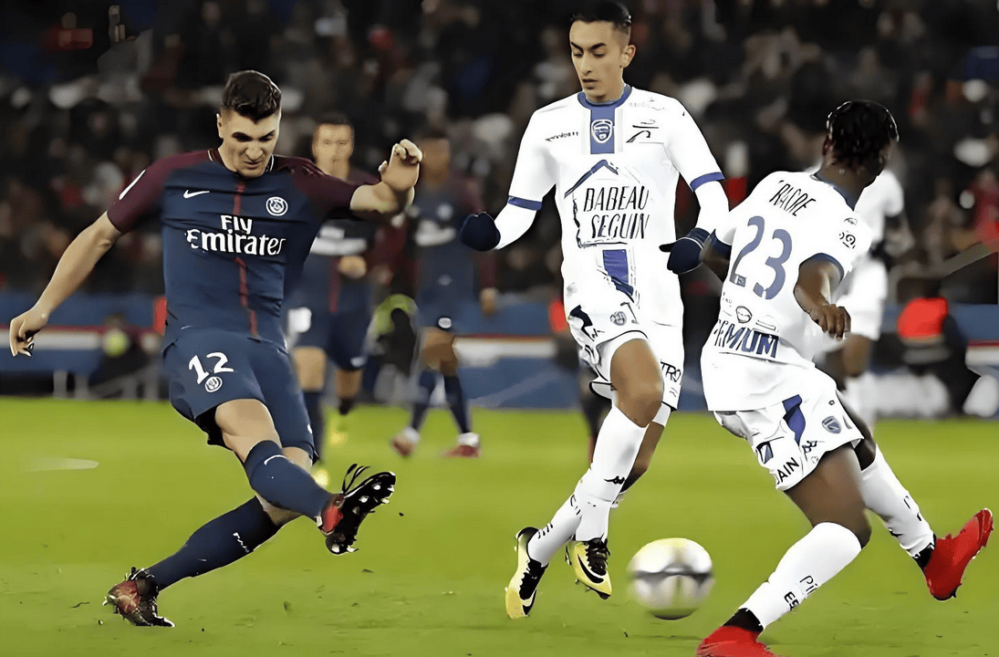 关于亚眠客场大胜梅斯，取得主场连胜的信息