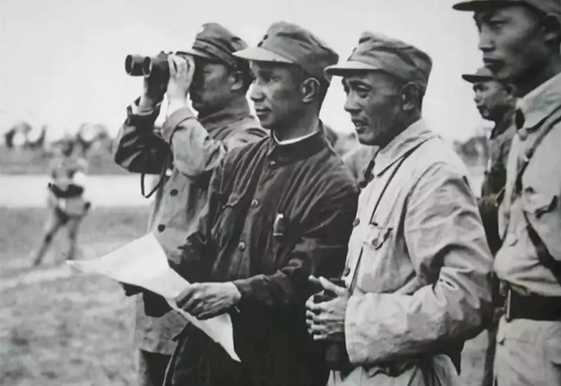 黑白直播在线观看-国家队惊艳表现，完胜对手，引发了热议的简单介绍