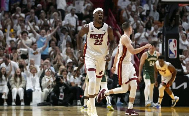 黑白直播nba在线观看-关于教练临危受命，成功带领球队逆转比分的信息