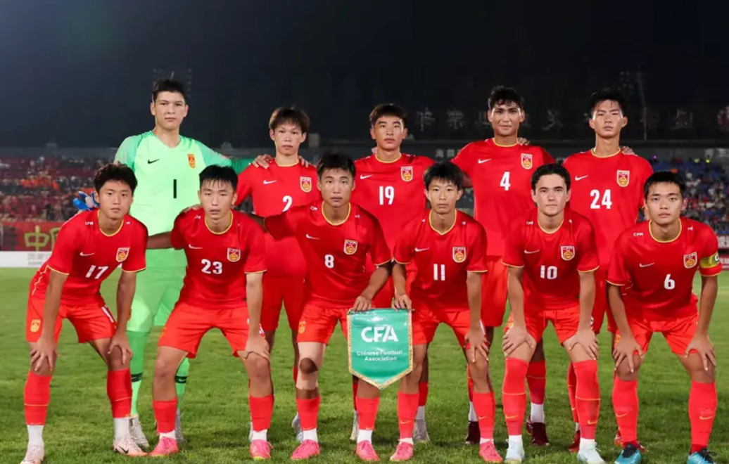 黑白直播在线观看-亚洲足坛：中国队战胜韩国取得胜利