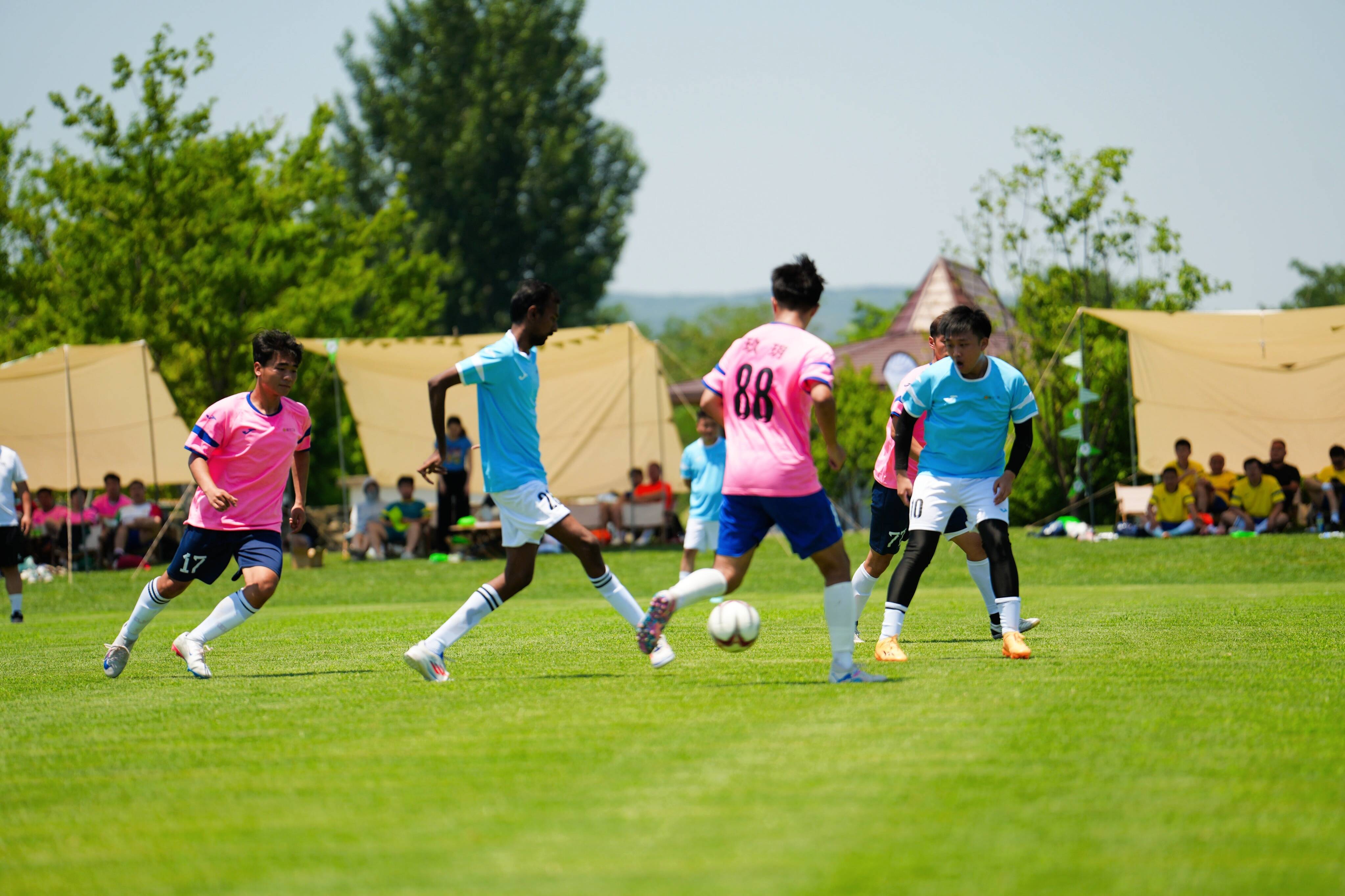 强队角逐，欧洲足球联赛引爆热潮的简单介绍