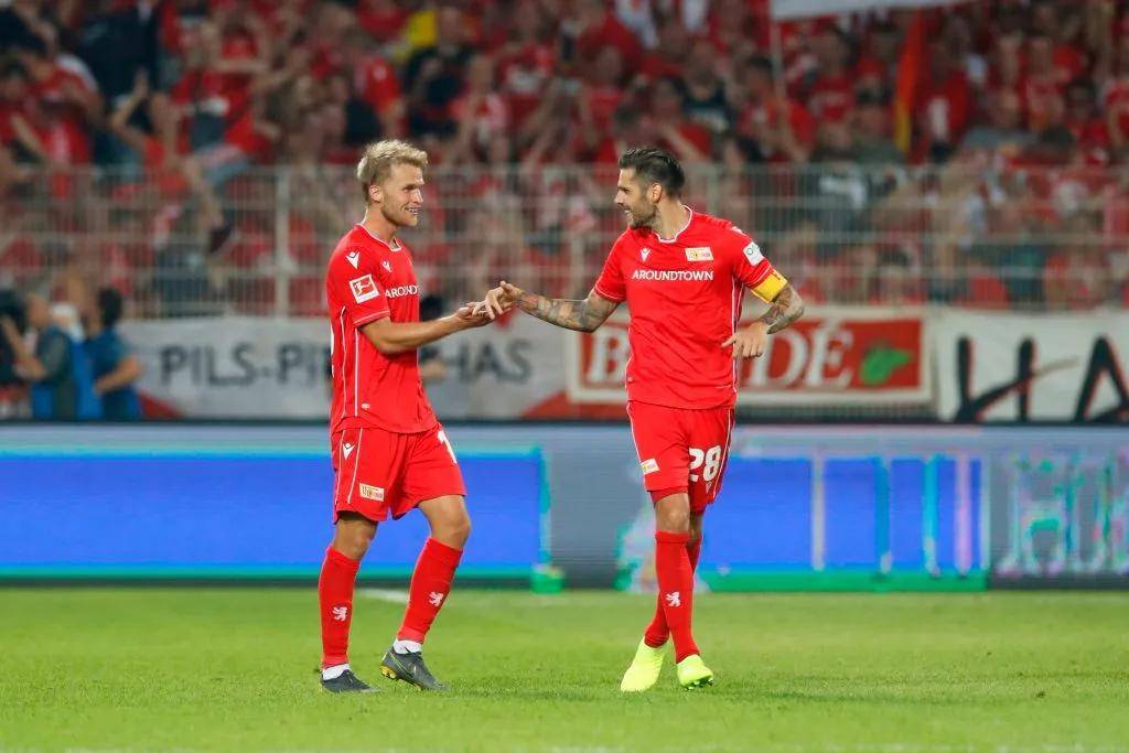 黑白直播在线观看-沙尔克遭遇连败，保级形势严峻的简单介绍