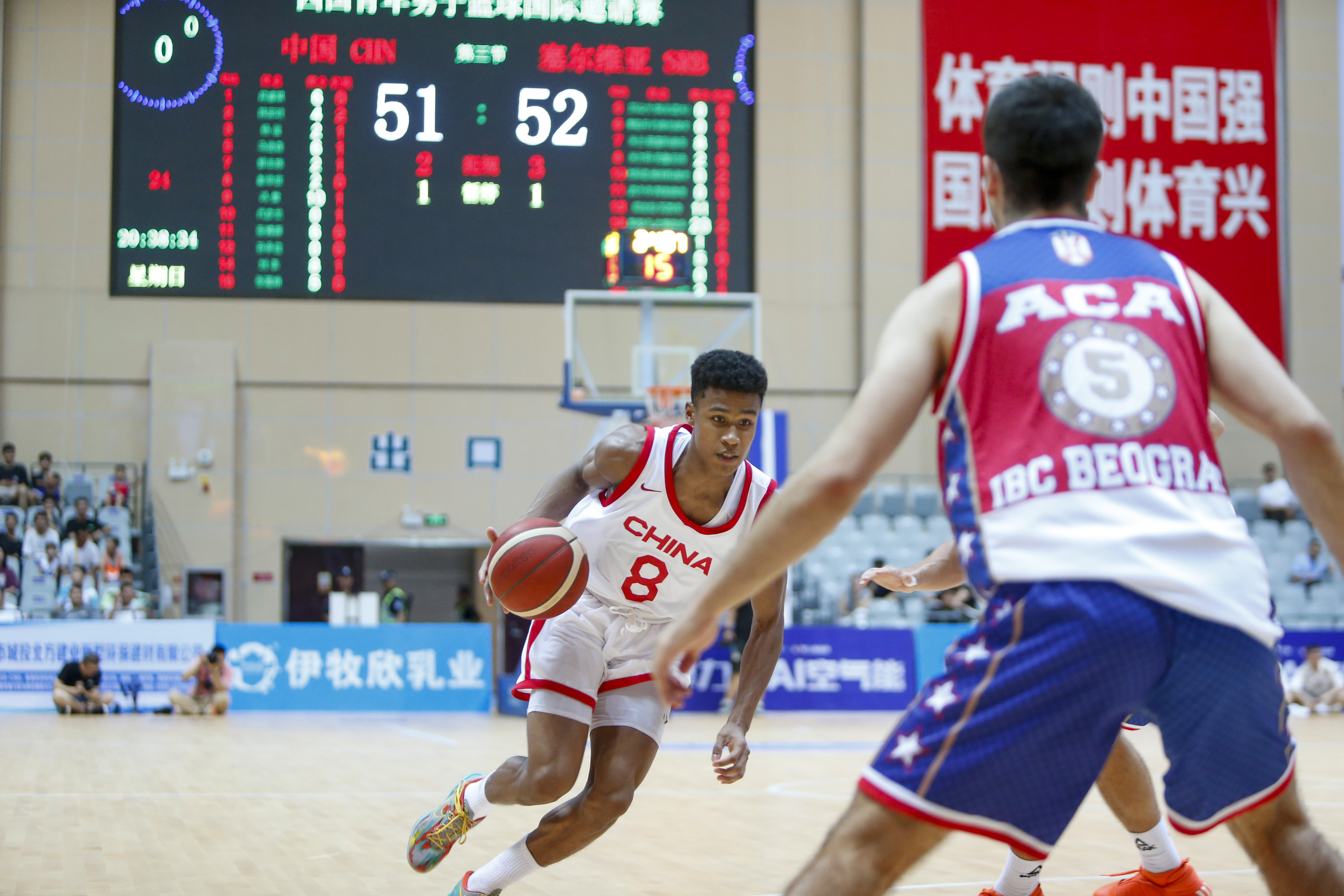 篮球职业联赛近期争奇斗艳. 篮球职业联赛近期争奇斗艳.