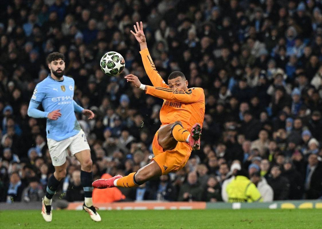 皇马遭遇勇士夺冠,欧冠局势紧张 皇马遭遇勇士夺冠,欧冠局势紧张