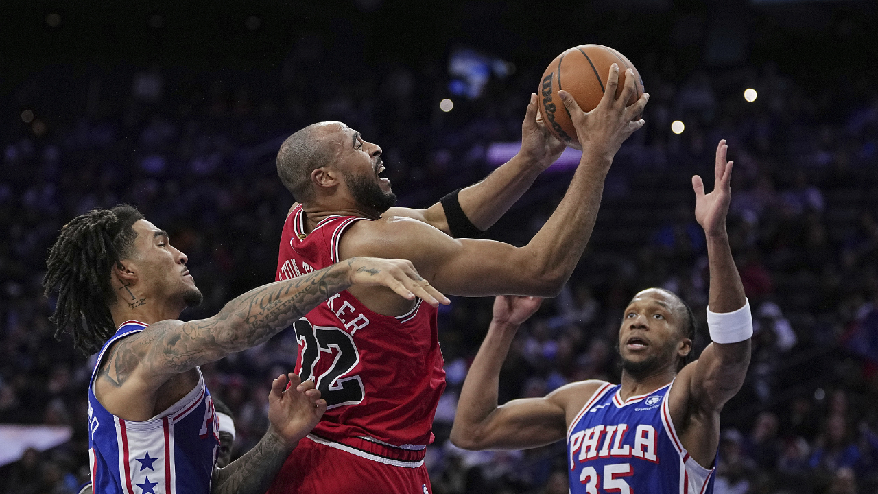 黑白直播在线观看nba-关于公牛主控联手前锋砍下双十，助球队大胜的信息