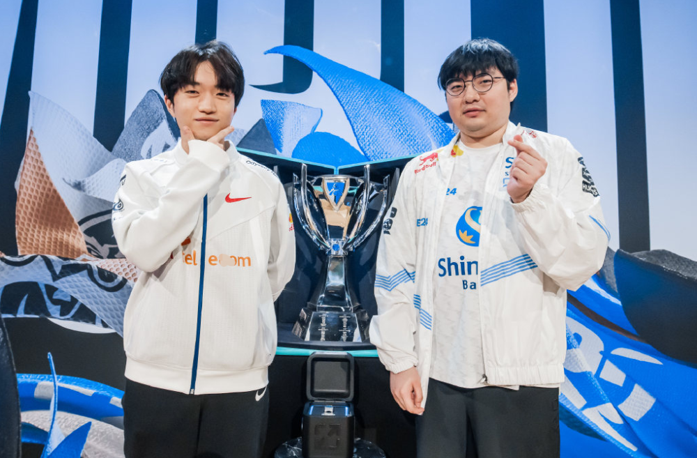 BLG险胜FPX,Deft单局斩获MVP小组赛2:0(上海) BLG险胜FPX,Deft单局斩获MVP小组赛2:0(上海)