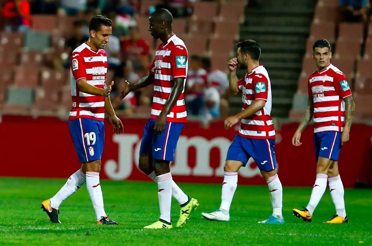 黑白直播nba-格拉纳达取得关键胜利，晋级淘汰赛