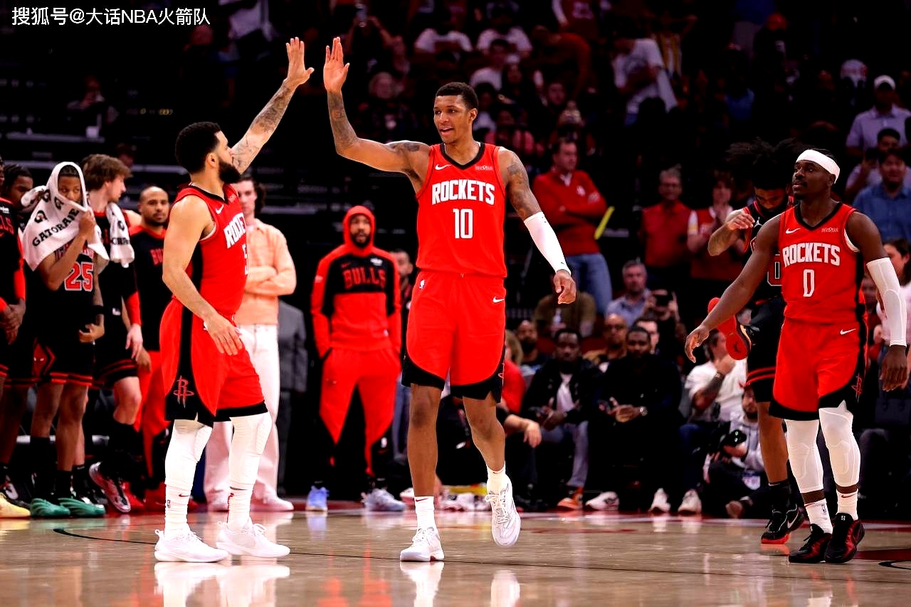 爵士客场胜开拓者,稳居西部前四 爵士客场胜开拓者,稳居西部前四