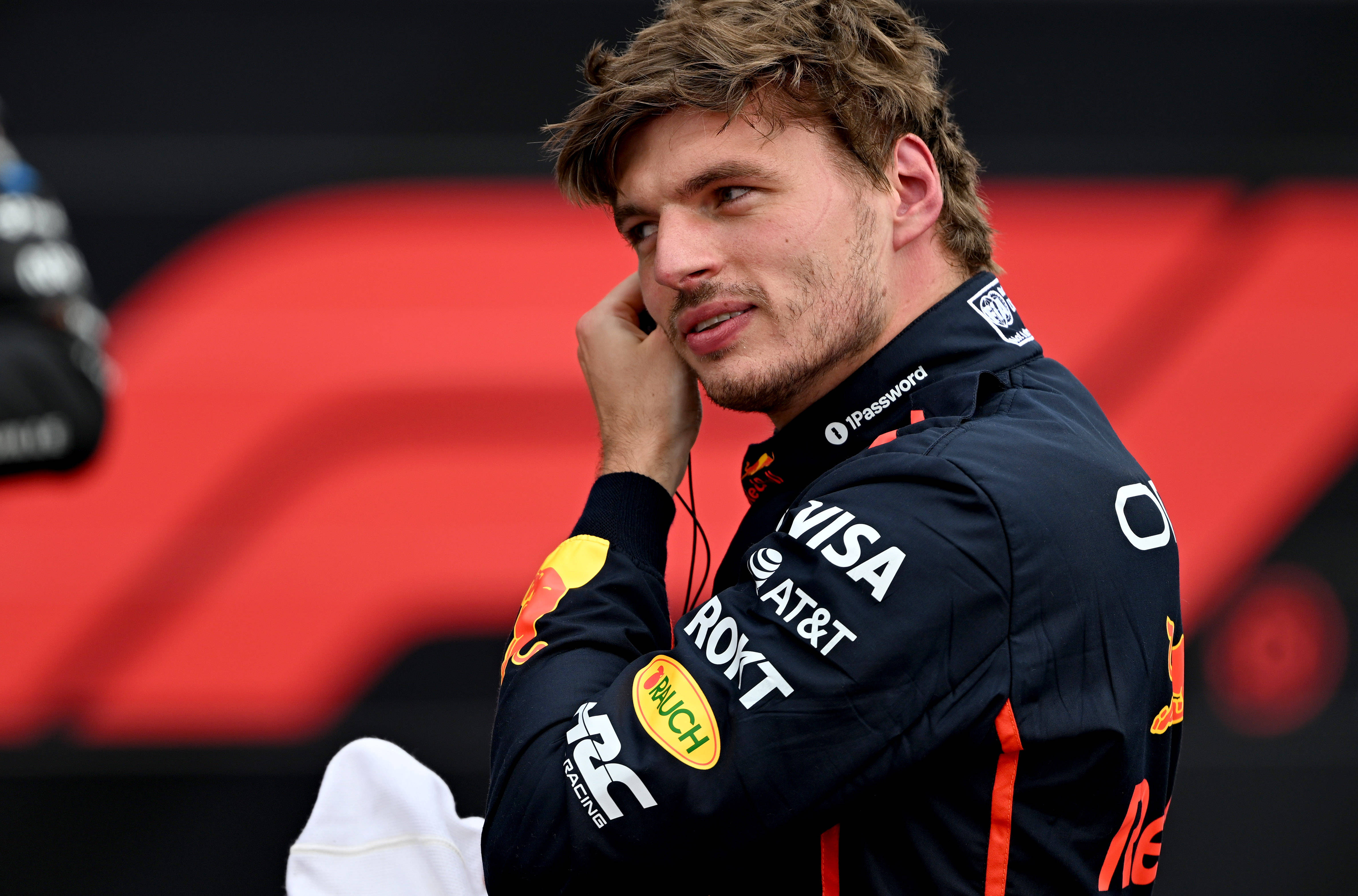 黑白直播网-威廉姆斯力克阿斯顿马丁，维斯塔潘扛起全队