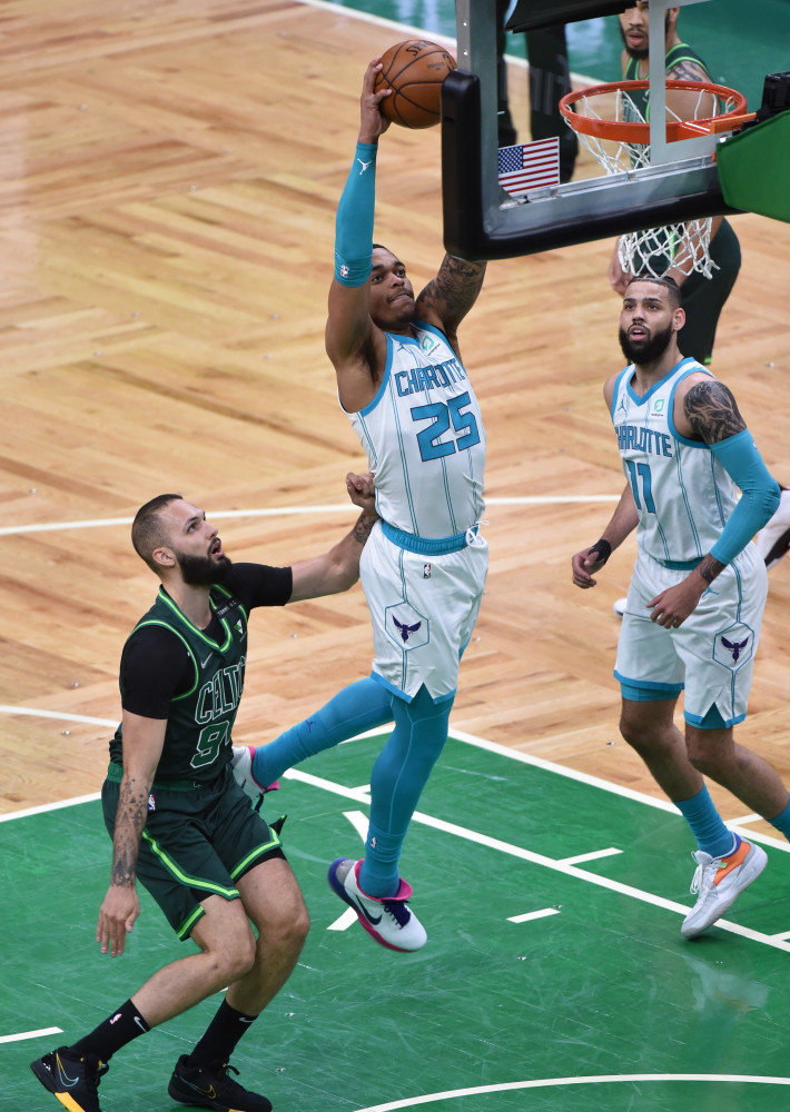 黑白直播nba在线观看-黄蜂主场擒下凯尔特人，梅罗砍下50+助球队逆转