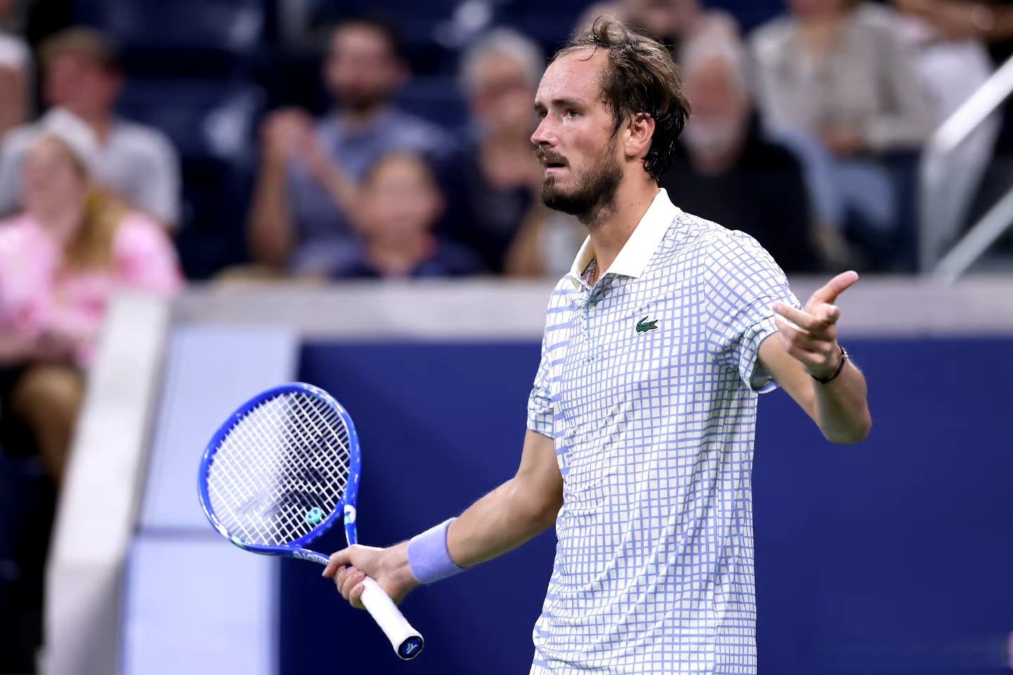 温网险胜戴维斯杯,梅德韦杰夫关键制胜 温网险胜戴维斯杯,梅德韦杰夫关键制胜