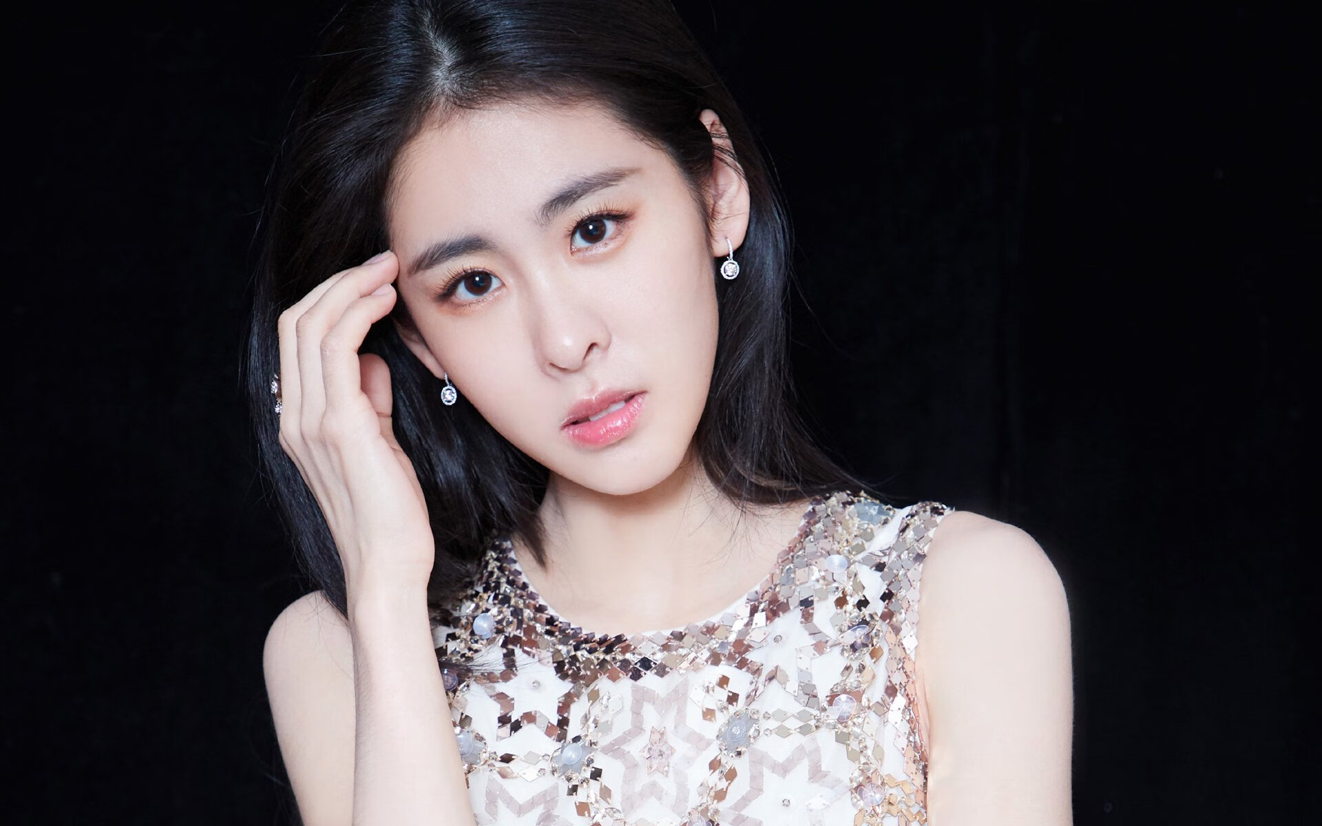 黑白直播-字母哥神话映照下，北京队的坚韧加时，体育精神的双城记