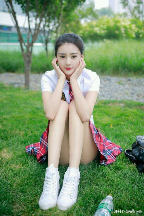 轰鸣与寂静,F1街道赛之夜,车手宿命·后卫修行