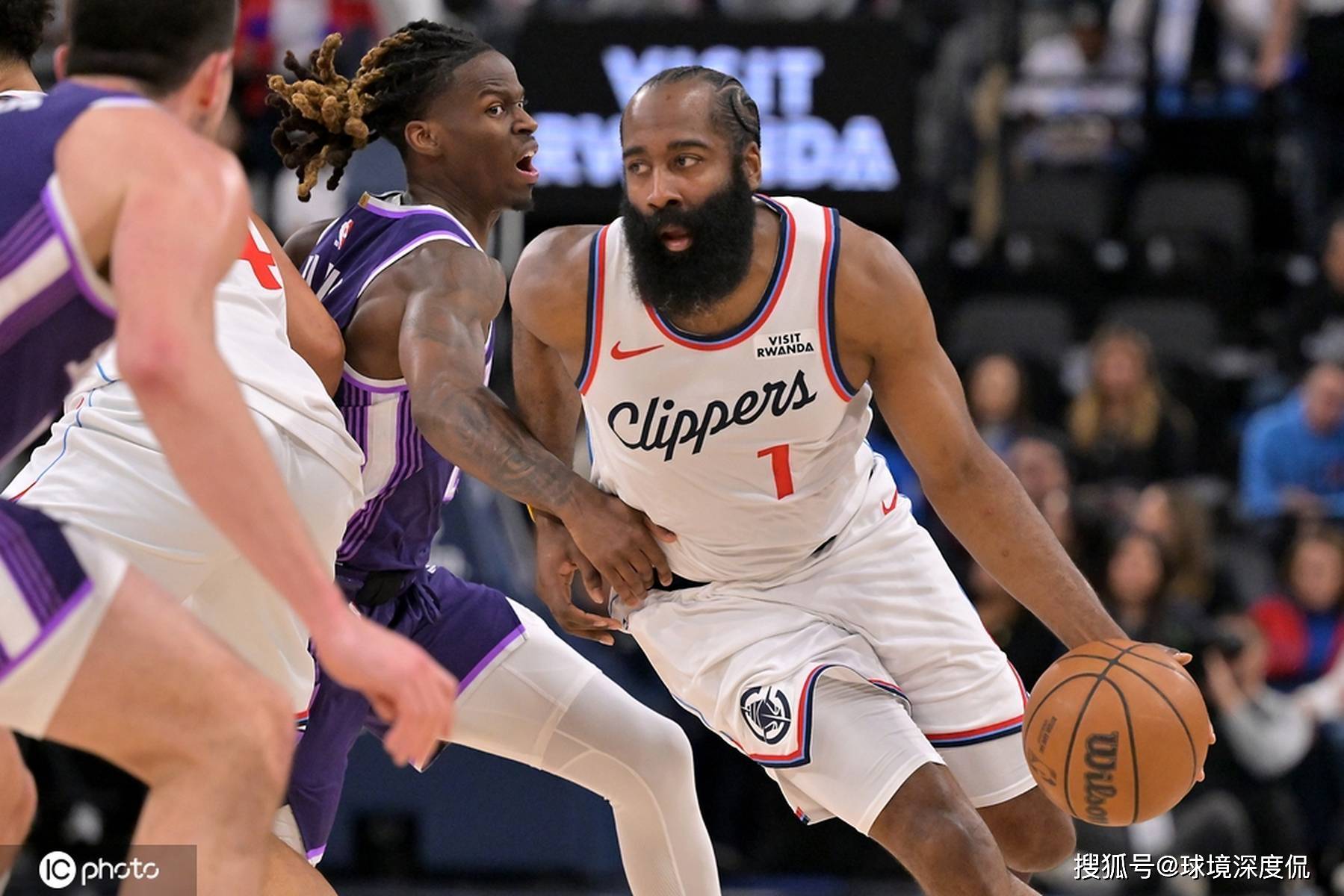 黑白直播nba在线观看-吉林队对阵开拓者，哈登高光表现