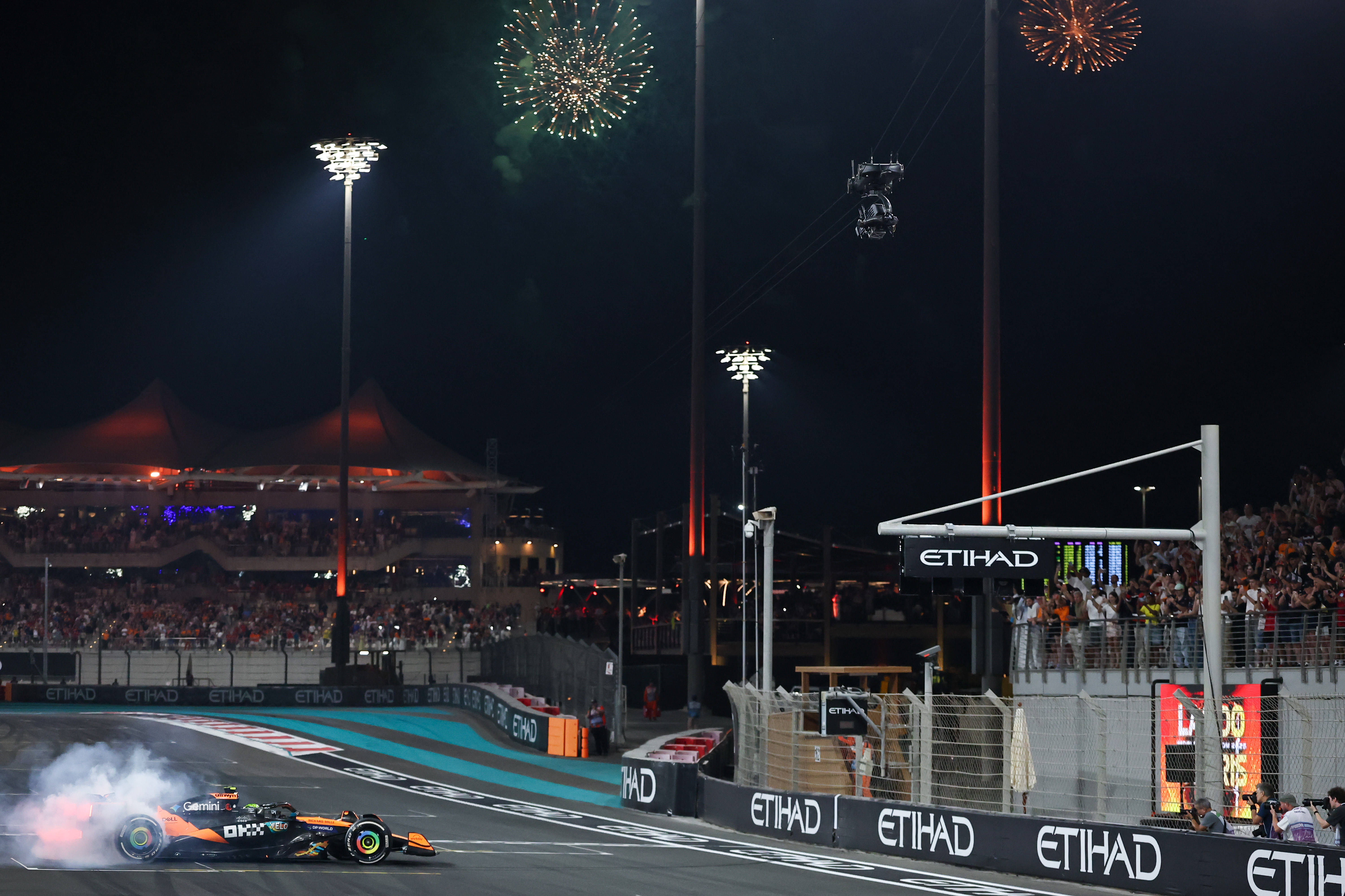 F1街道赛之夜，萨拉赫状态火热