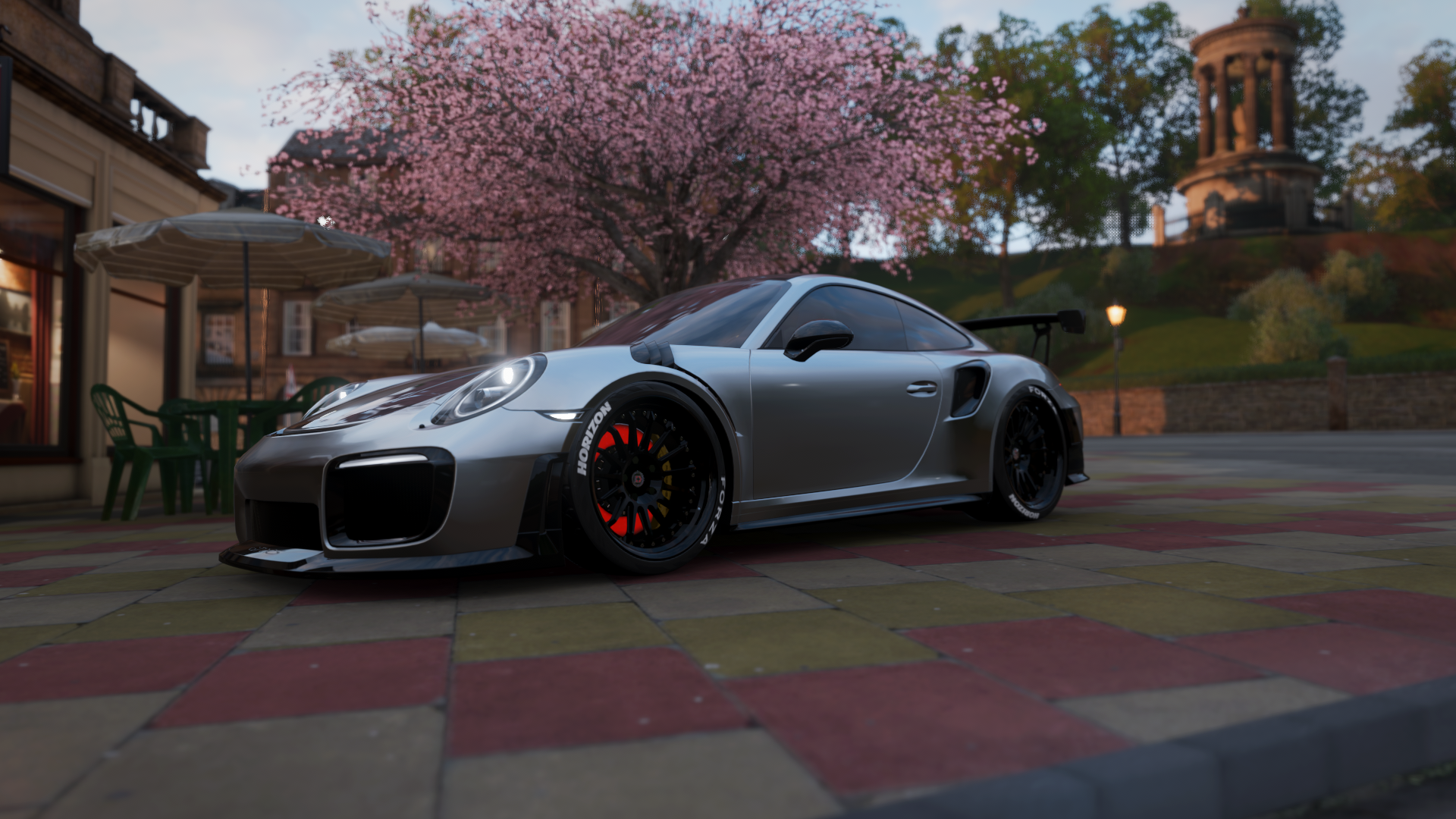 C罗爆发闪耀国际赛场，马德里竞技压哨绝杀中国球队—足球世界的双重震撼